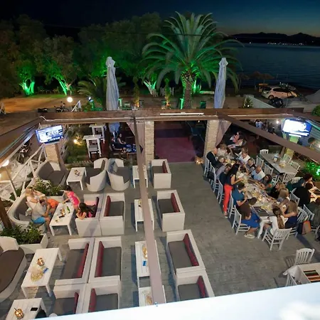 θάλασσα Cafe Bar Hotel *